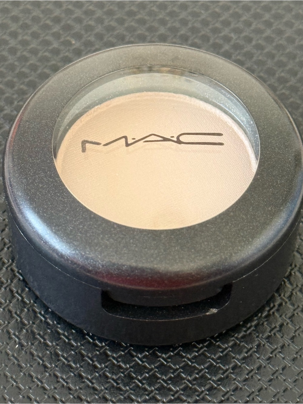 NEW - MAC Cosmetics Brule Satin Eye Shadow